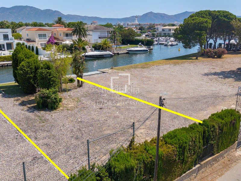 Foto f0de1fbd-025a-4244-a76f-751e1b71314b. Finca rústica a Requesens Empuriabrava