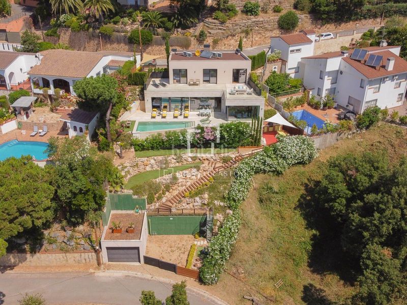 Foto 640f01f2-42e7-4970-8ee8-41bb087c0a04. Chalet with heating parking pool in Santa Maria de Llorell Tossa de Mar