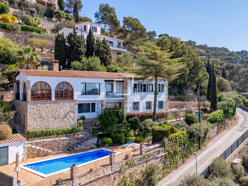 Foto f995e240-fa23-4001-80ec-9f438951a017. Xalet amb calefacció aparcament piscina a Fornells-Aiguablava Begur