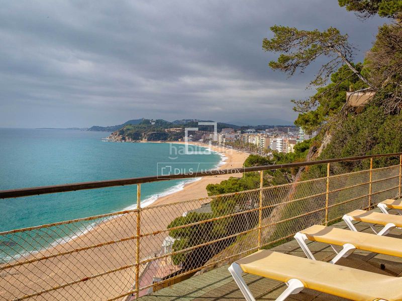 Foto 24d890fd-72cb-4016-bb12-a4ccd75c3d17. Xalet amb aparcament piscina a Montgoda Lloret de Mar