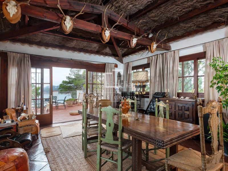 Foto bb02614e-2b75-4fda-9f95-424a18a46814. Xalet amb aparcament piscina a Montgoda Lloret de Mar