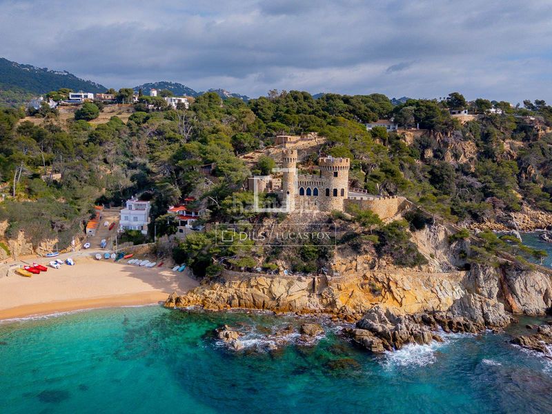 Foto cbca82e7-46bf-4ade-9e12-d31778c6cab4. Xalet amb aparcament piscina a Montgoda Lloret de Mar