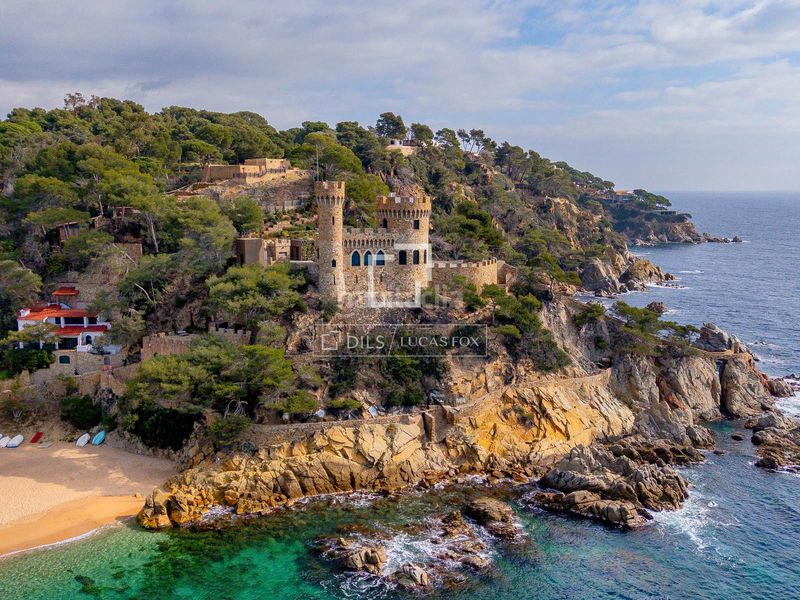 Foto fb1f1df9-0827-4353-bcfc-281c9e7d8c3b. Xalet amb aparcament piscina a Montgoda Lloret de Mar