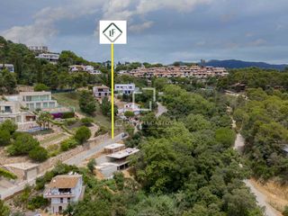 Landgut in Santa Maria de Llorell. Oportunidad de completar una casa de 3 dormitorios en tossa de m