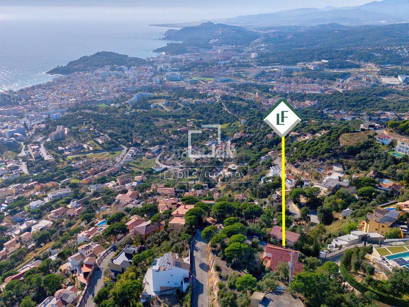 Foto bbb3fc87-2a8e-4a05-a10a-36ce99050de8. Xalet amb calefacció aparcament piscina a Roca Grossa Lloret de Mar