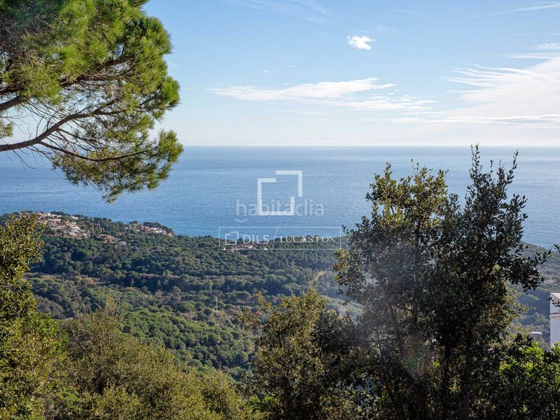 Foto bd2c4bc4-a86a-459d-bb4e-6fda674c6340. Xalet amb calefacció aparcament piscina a Roca Grossa Lloret de Mar