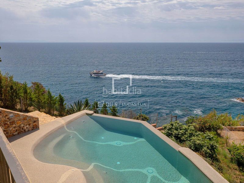 Foto c1450226-d9e0-4746-83c1-abc21f7647ff. Xalet amb aparcament piscina a Montgoda Lloret de Mar