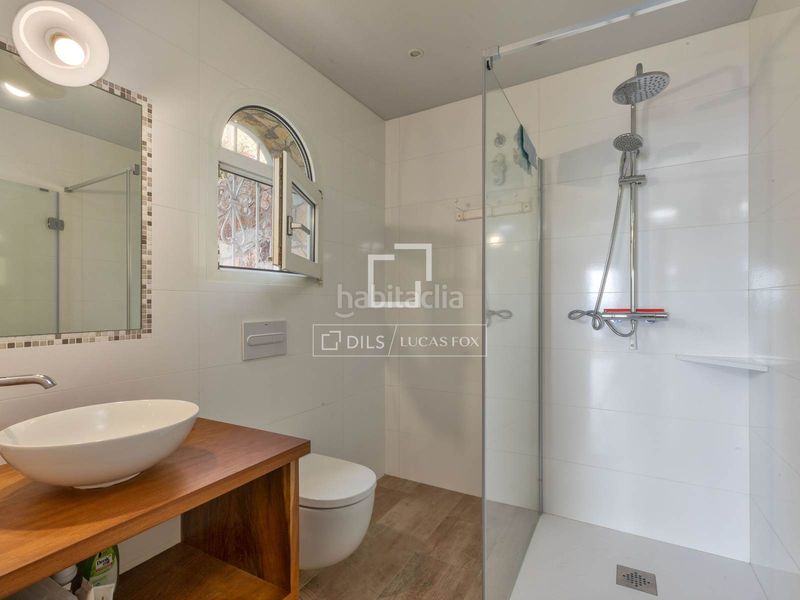 Foto c1582368-eb18-49b3-8a59-8bd49ef1211e. Xalet amb aparcament piscina a Montgoda Lloret de Mar