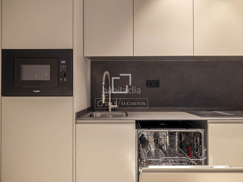 Foto e049b9ea-6589-45d2-83e0-a8f32f97b79b. Loft amb calefacció a Sagrada Família Barcelona