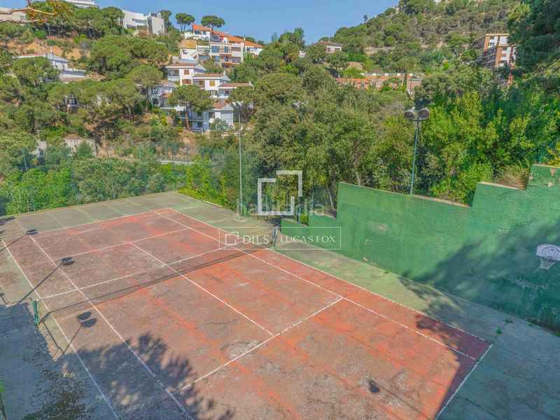 Foto 21fa01d1-8577-4dae-9b2e-fd3ce43f99ee. Xalet amb calefacció aparcament piscina a Canyelles Lloret de Mar