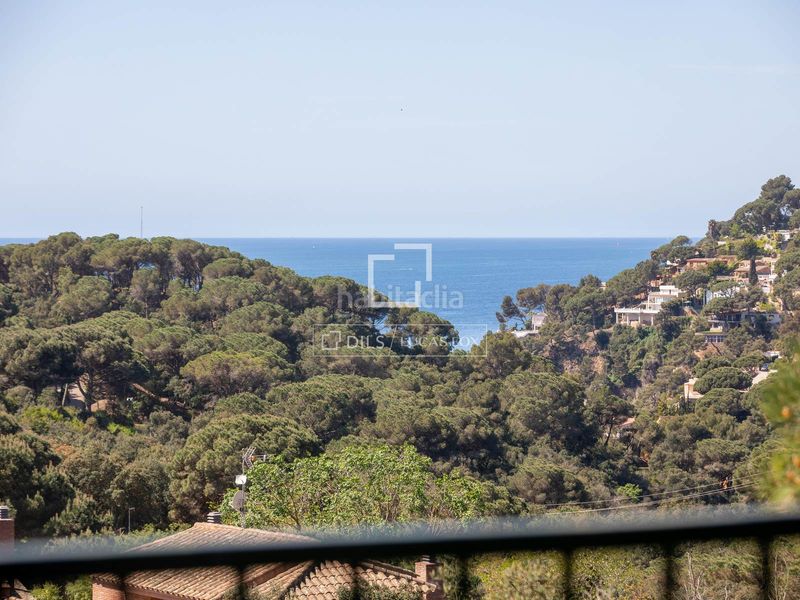 Foto 52d48f73-9348-4c2d-8dab-4549c19a91f2. Xalet amb calefacció aparcament piscina a Canyelles Lloret de Mar