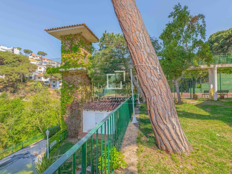 Foto 55eacc26-fa98-435d-8211-7dabef386c84. Xalet amb calefacció aparcament piscina a Canyelles Lloret de Mar