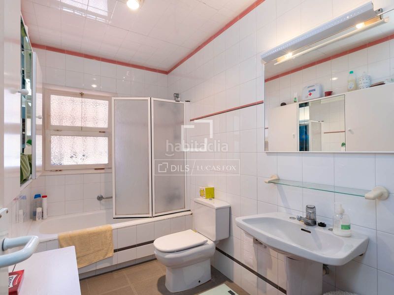 Foto 5ac611af-709d-4e0d-ae7d-aa67bed60e8b. Xalet amb calefacció aparcament piscina a Canyelles Lloret de Mar