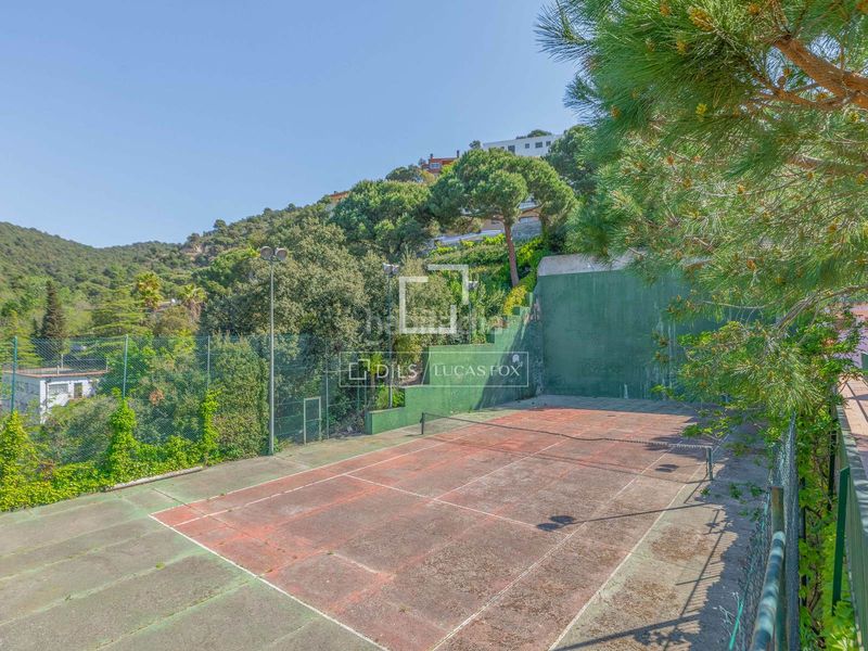 Foto 829a8d79-5393-437f-9c73-14ef2eb9b5f4. Xalet amb calefacció aparcament piscina a Canyelles Lloret de Mar