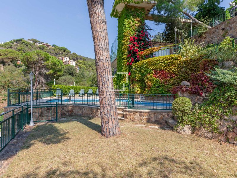 Foto bba4cb81-c7d2-4c0b-87c1-0d17dfc4afdb. Xalet amb calefacció aparcament piscina a Canyelles Lloret de Mar