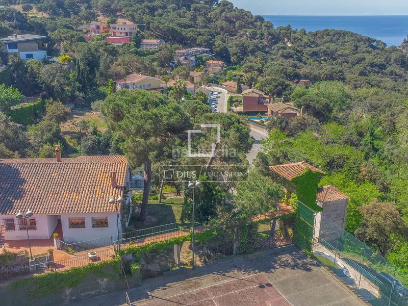 Foto d6cae5a1-dc42-4ddd-9e8d-2d65a48c5aa9. Xalet amb calefacció aparcament piscina a Canyelles Lloret de Mar