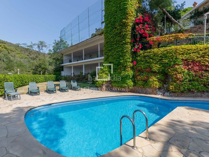 Foto dcc3d248-e5d8-4b84-9189-65e22252627b. Xalet amb calefacció aparcament piscina a Canyelles Lloret de Mar