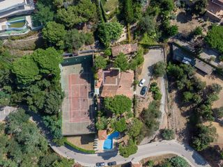 Chalet en Canyelles. Villa en venta en cala canyelles, lloret de mar, costa brava