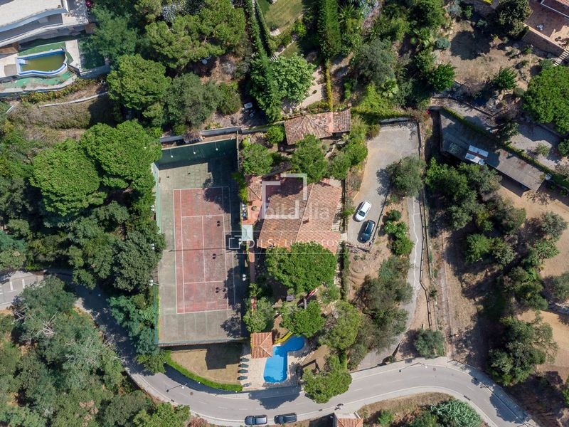 Foto e3ad7da2-cb7b-4b45-b4cc-c6f6f3734165. Xalet amb calefacció aparcament piscina a Canyelles Lloret de Mar