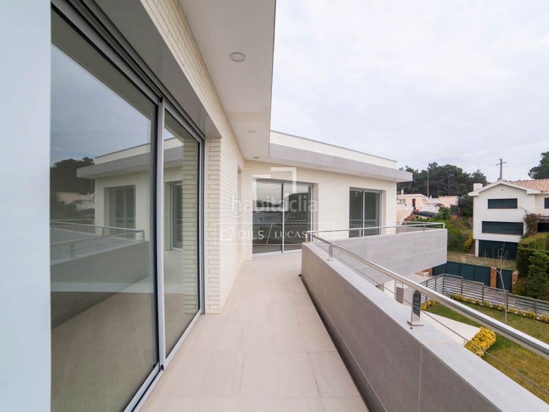Foto 3d4e7f55-cafc-4dc9-9d7b-3374c41bd641. Xalet amb aparcament piscina a Montgoda Lloret de Mar