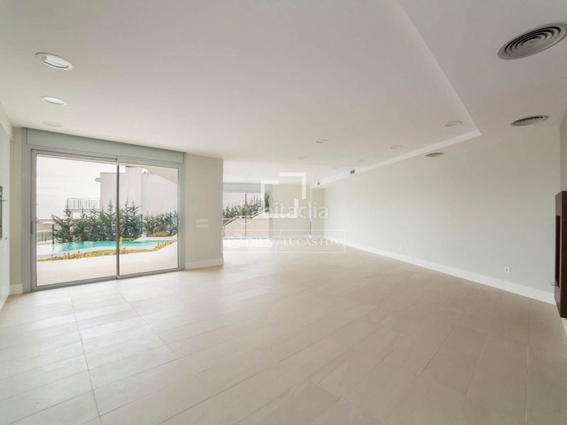 Foto 483dd4e2-e8e4-46cb-925d-72e7ec735f77. Xalet amb aparcament piscina a Montgoda Lloret de Mar