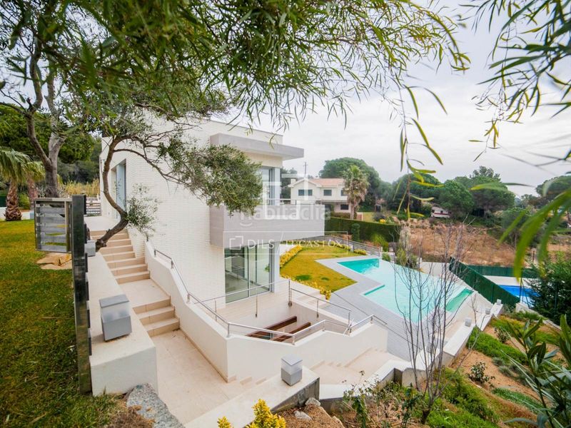 Foto b763476b-2a8d-44ce-98c6-00b7a722f7ae. Xalet amb aparcament piscina a Montgoda Lloret de Mar