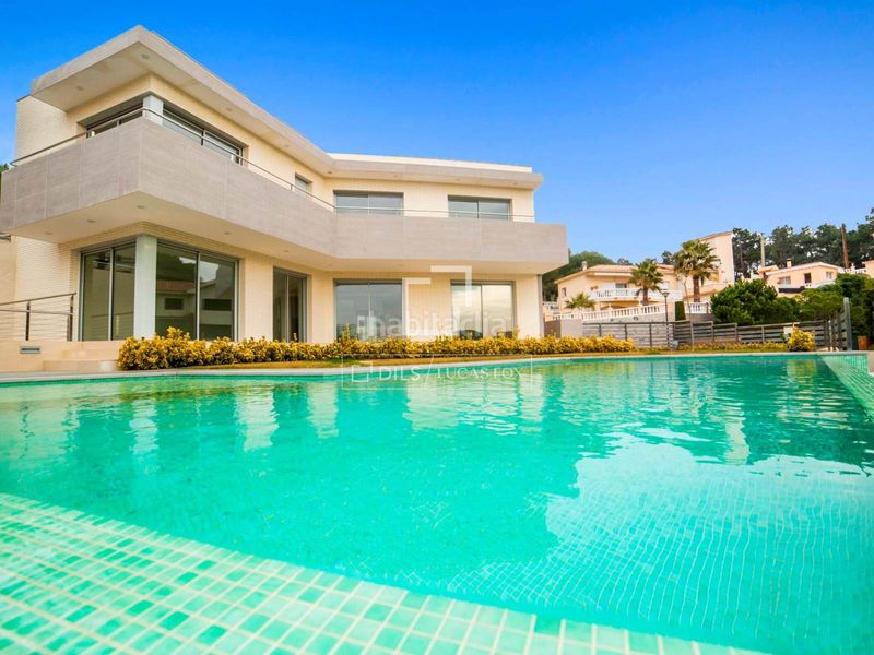 Foto dc1240a7-97e6-4e55-b27e-5bd74d00688d. Xalet amb aparcament piscina a Montgoda Lloret de Mar