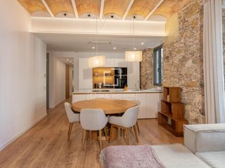 Flat in Centre-Barri Vell. Piso en excelentes condiciones de 3 dormitorios en venta en barr