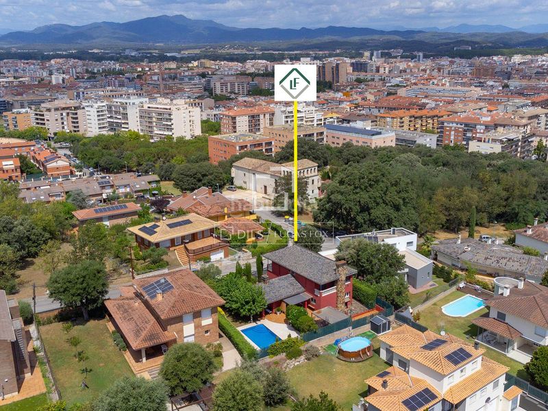 Foto 8a715b5f-a35d-4f2c-9028-2dfb99d8b014. Xalet amb aparcament piscina a Palau Girona
