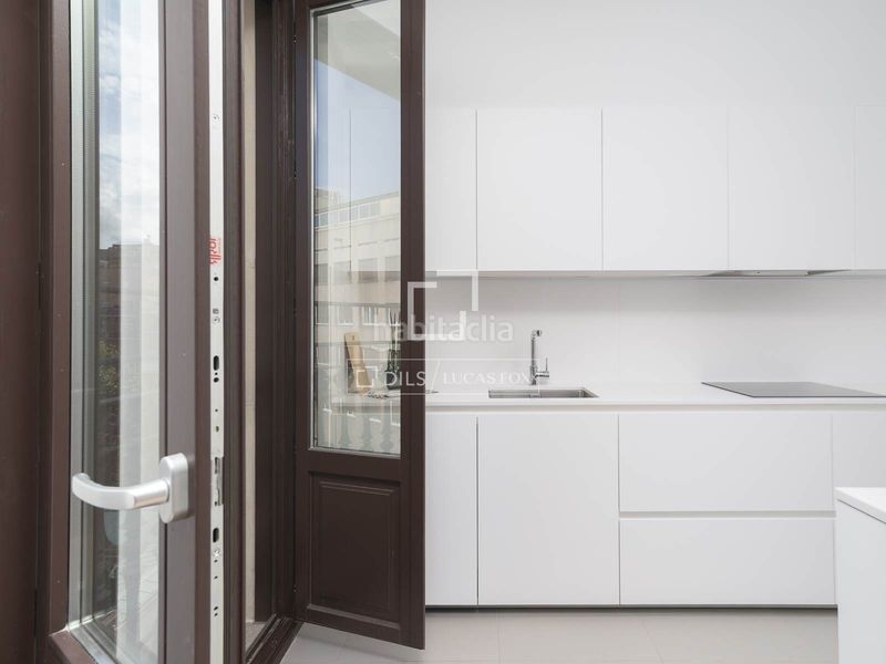 Foto 0e2417d0-4d97-410d-a2a0-fa4353d71b4e. Pis amb calefacció aparcament a Dreta de l´Eixample Barcelona