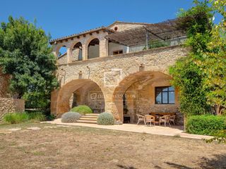 Masia a Vilademuls. Masía rústica de 1196 m construidos sobre una parcela de 5 hectá