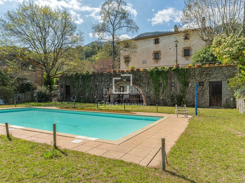 Foto a4c3b3b5-f7a9-40bb-8fc6-b9f4f1e59d45. Masia amb aparcament piscina a Anglès