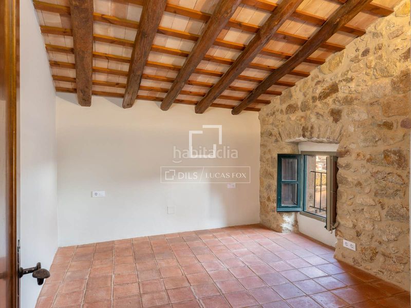 Foto be8f13c7-406b-4ce2-aec7-148297a983f7. Masia amb piscina a Pals