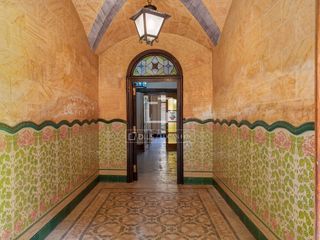 Chalet en Banyoles. Casa histórica de principios del siglo xx en venta en el centro