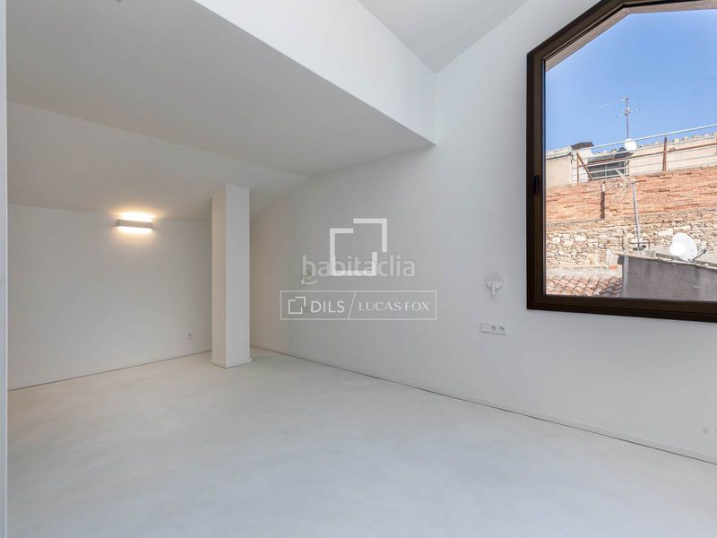 Foto f0c624e8-0fa4-4ffc-b551-e14fee1a3034. Àtic amb calefacció aparcament a Centre-Barri Vell Girona