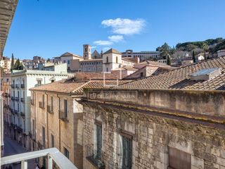 Àtic a Centre-Barri Vell. Ático en excelentes condiciones de 2 dormitorios en venta en el