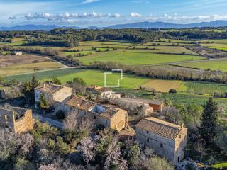 Masia a Pontós. Masía rústica en venta en alt empordà, girona