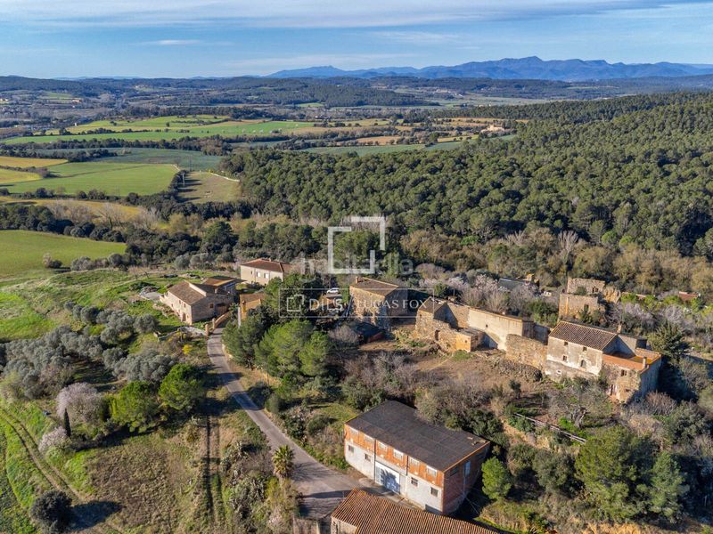 Foto e24aa981-8fe0-4d31-bb2d-a1269ec97e4f. Masia a Pontós