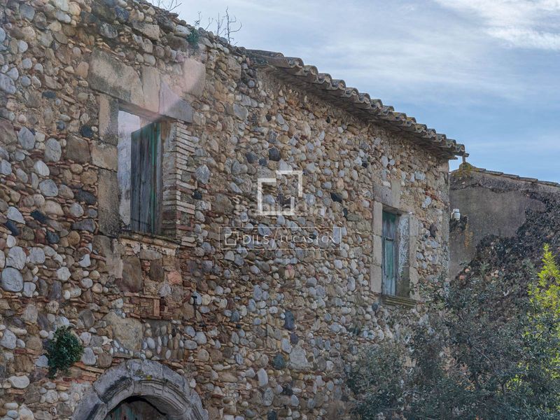 Foto fcea8302-4b61-44c3-a129-b218e761dbb3. Masia a Pontós