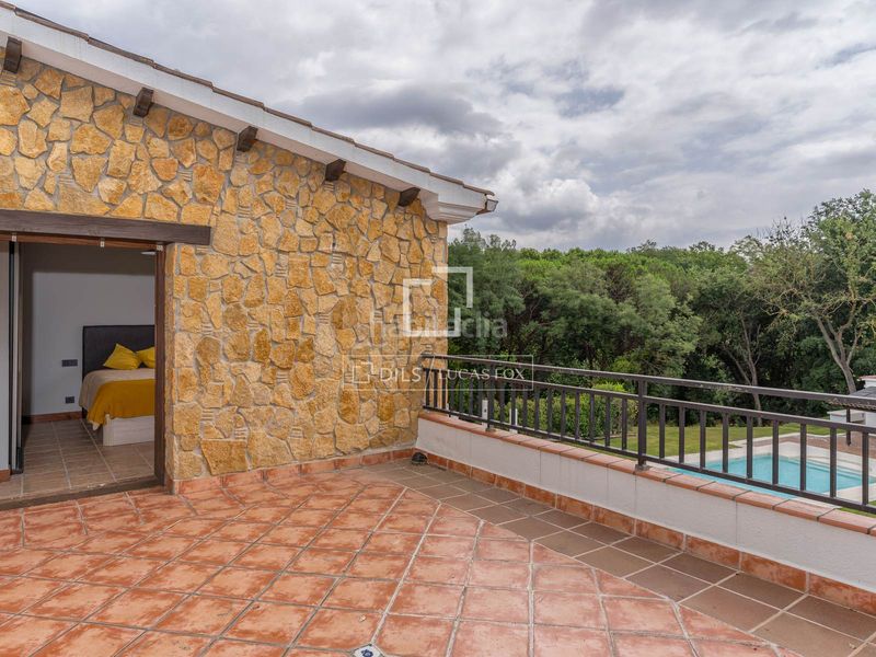 Foto a2a4e651-084d-4b2a-86b9-00c7648c26e9. Masia amb calefacció aparcament piscina a Gualba
