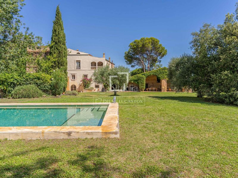 Foto e8e9081c-4636-400b-8166-d5a0dbb0a606. Masia amb calefacció aparcament piscina a Garrigàs