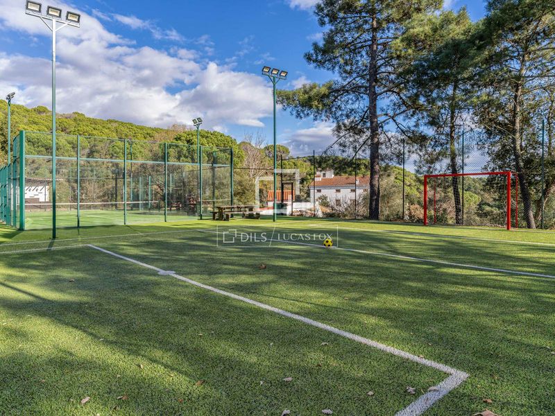 Foto 447c3b74-90b1-48b7-a1b7-7c563ea367cf. Masia amb calefacció aparcament piscina a Niàgara Parc -Àgora Parc Tordera