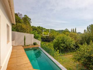 Chalet in Banyoles. Casa reformada con espectaculares vistas panorámicas al lago des