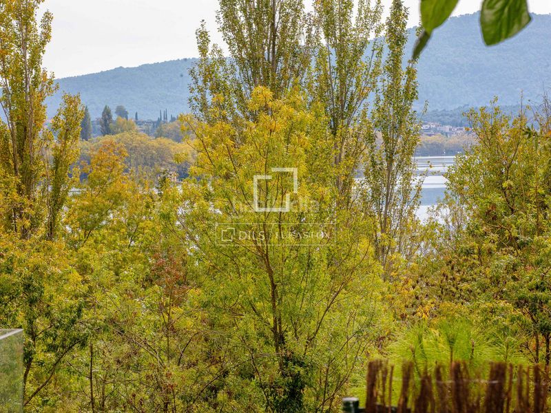 Foto be47f9b0-0203-4b6f-b425-315cb75b129c. Xalet amb calefacció aparcament piscina a Banyoles