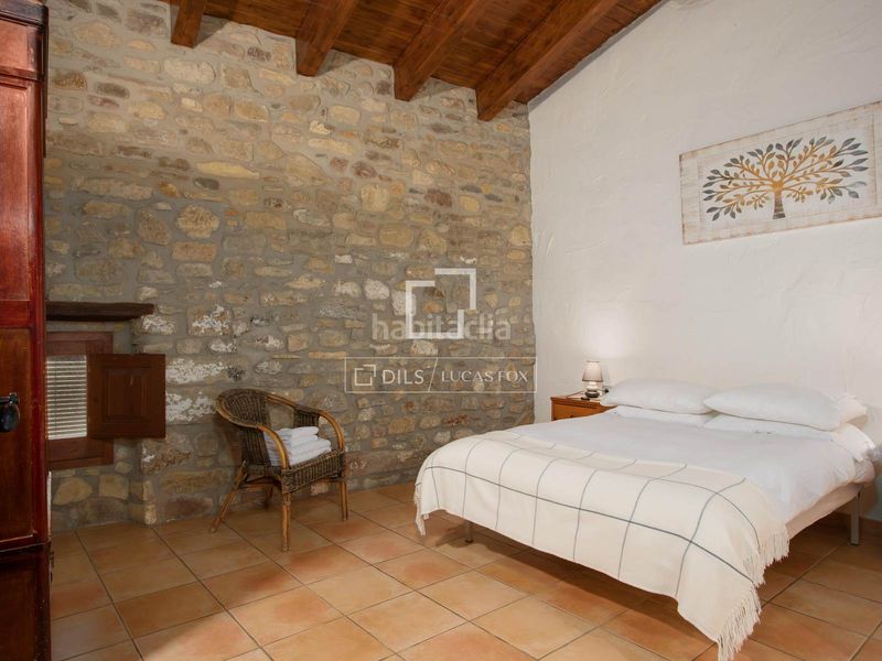Foto 1e6c0e93-8401-49c3-9fe1-49d9b87b3ced. Masia amb aparcament piscina a Santa Pau