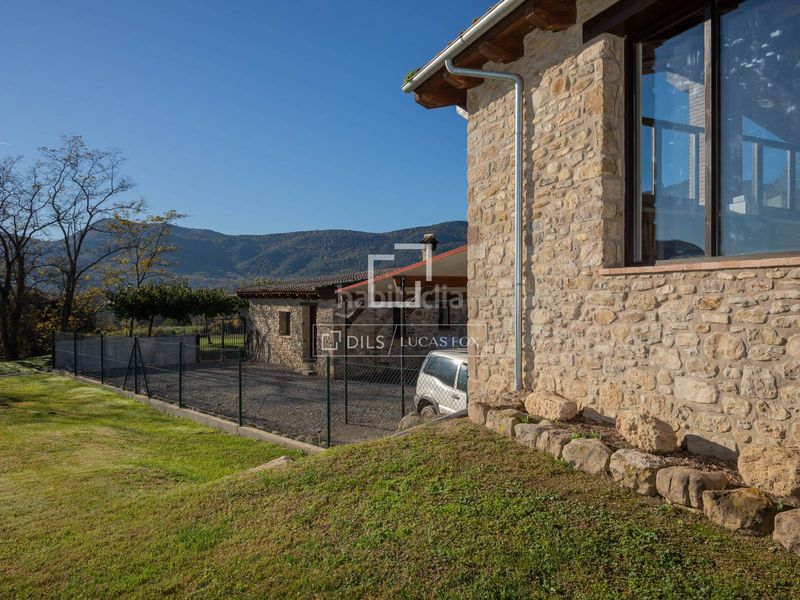 Foto 71fe89b9-b602-4529-983d-385479f8b79b. Masia amb aparcament piscina a Santa Pau