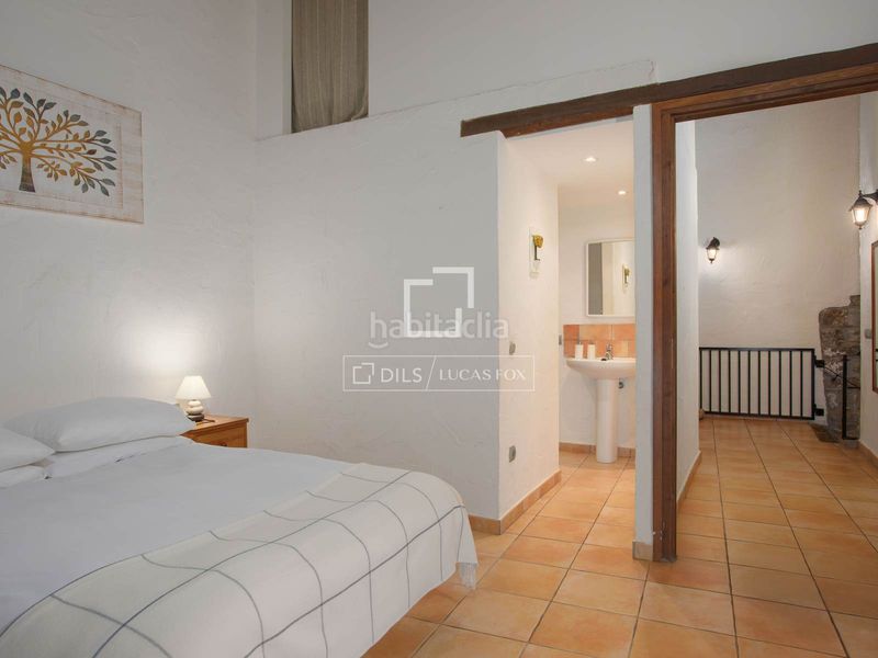 Foto d4efc9a7-b4d6-4362-9996-833b453efd4e. Masia amb aparcament piscina a Santa Pau