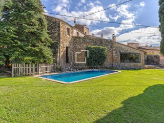 Masia a Bàscara