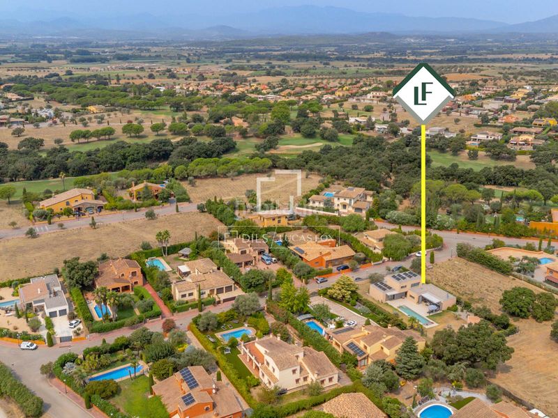 Foto 58ac3721-e186-4b1e-a9e0-145fcaca6322. Xalet amb calefacció aparcament piscina a Peralada