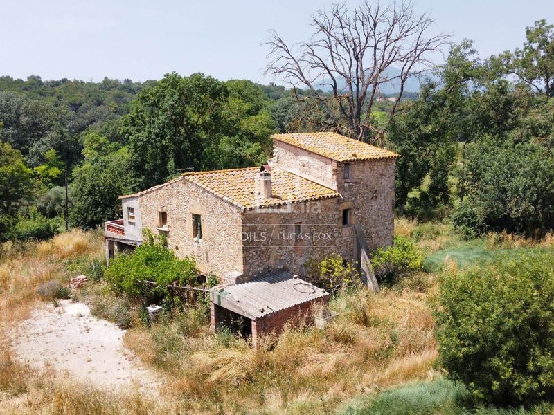 Foto 0b472962-c7dd-44c1-a770-ef3f842ecf1e. Masia a Cabanelles